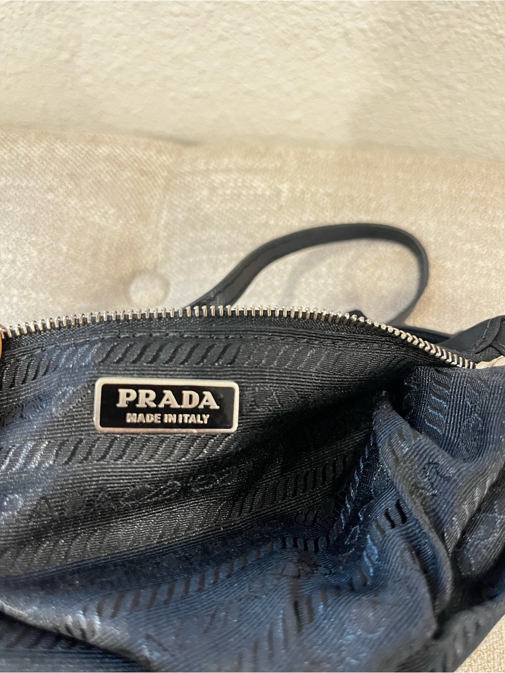 PRADA NYLON FLAT CROSSBODY POUCH. - Picture 4 of 8